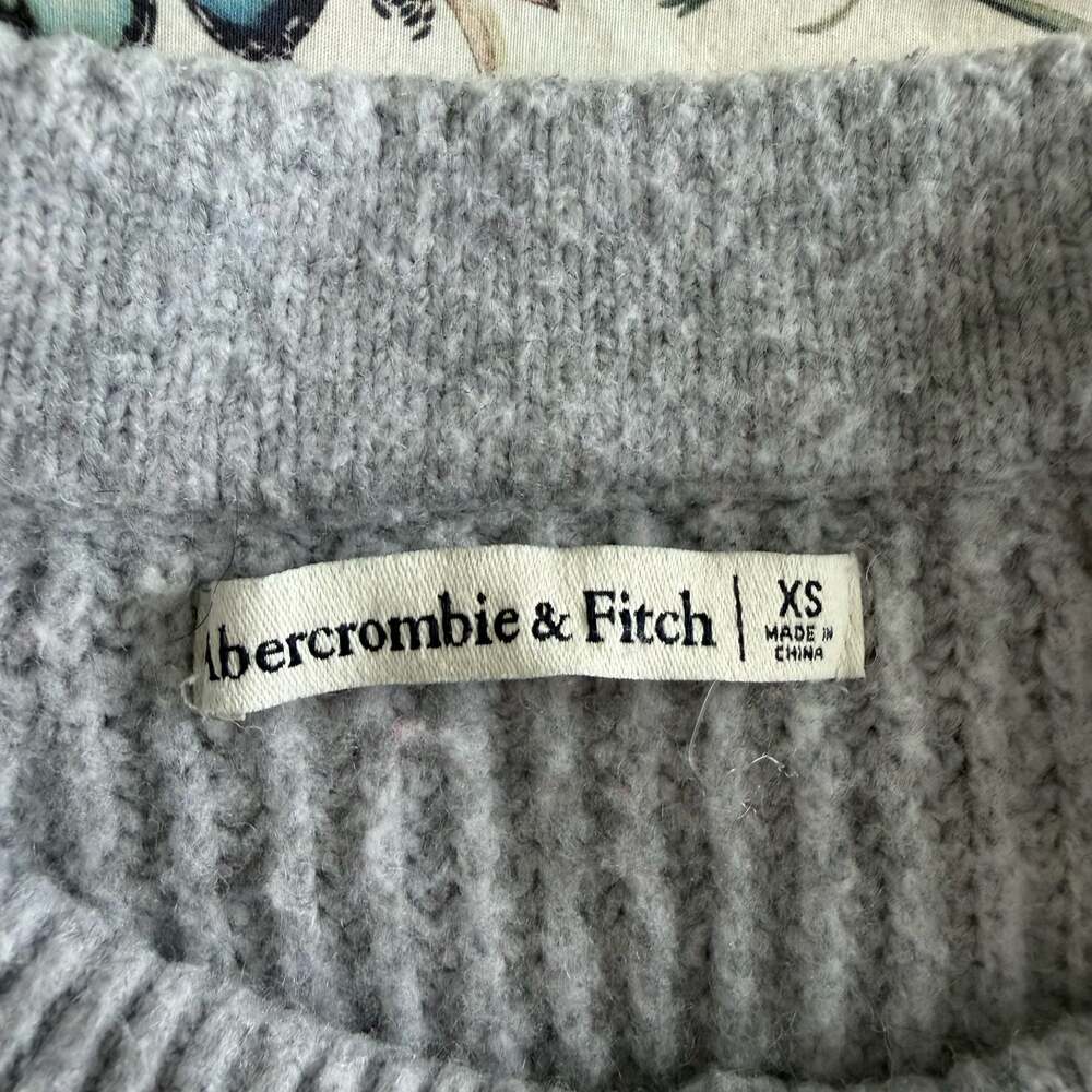 Abercrombie & Fitch Gray Chunky Ribbed Knit Button-Up Cardigan Sweater XS - Picture 3 of 5